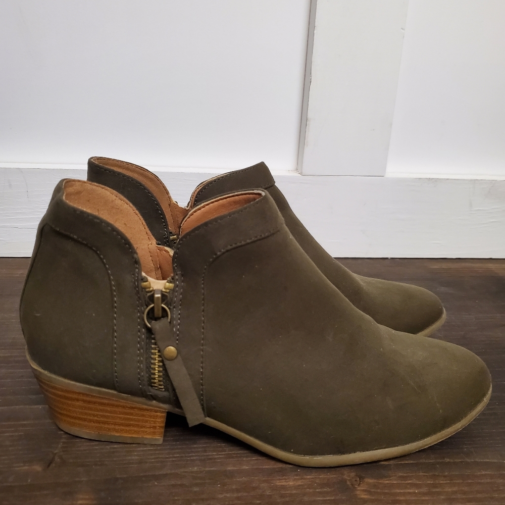 Olive size 9 booties